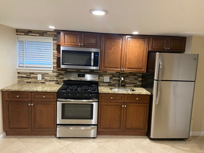 Kitchen - 114 Copeland Ave