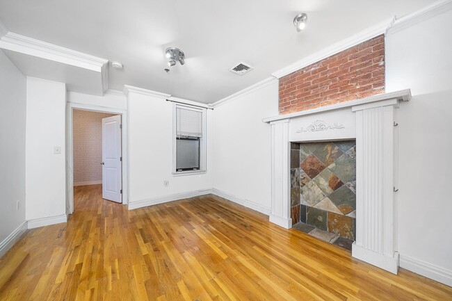 Building Photo - 306 2nd St