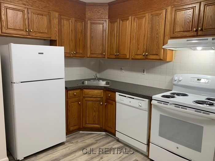 Building Photo - 69 Grove St