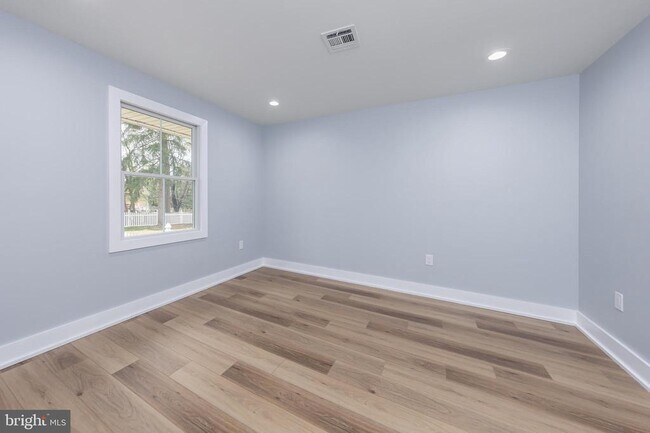 Building Photo - 370 Ganttown Rd