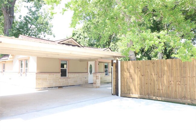 Building Photo - 749 Rosie St