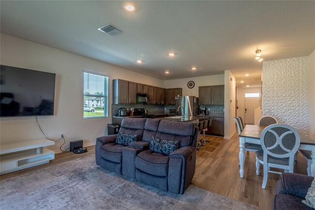 Building Photo - 3005 Suncoast Blend Dr