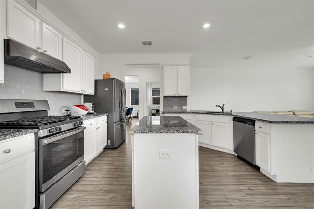 Building Photo - 5630 Elwood Dr