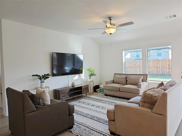 Building Photo - 511 Stagg St