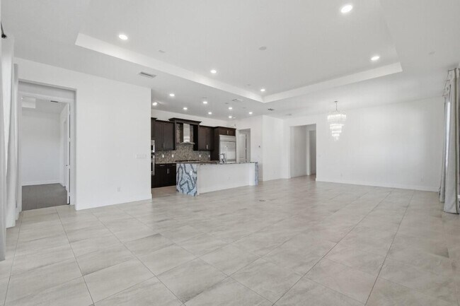 Building Photo - 11760 Bayview Cir