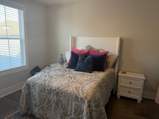 Building Photo - Fully Furnished 3 Bed 3.5 Bath Townhouse in Stillwater!