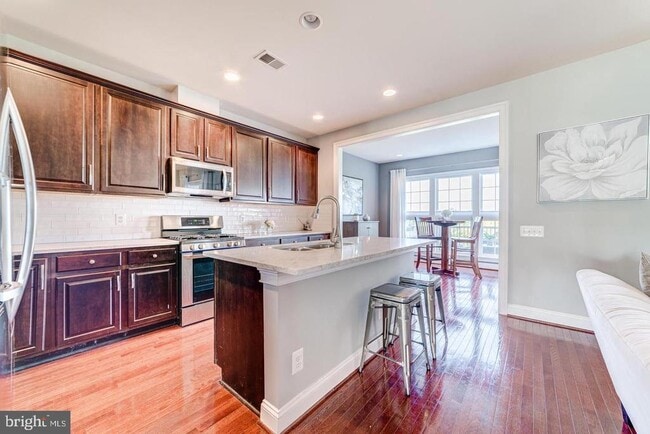 Building Photo - 20637 Erskine Terrace