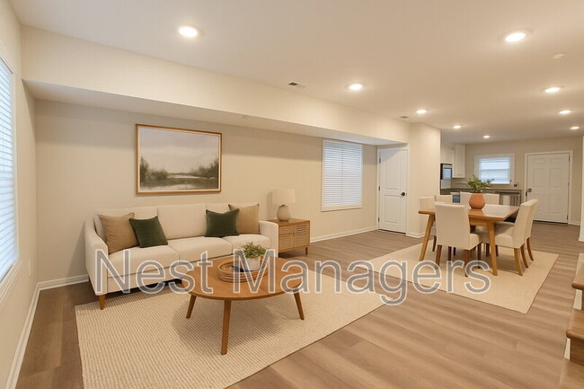 Building Photo - 1511 Fort Bragg Rd