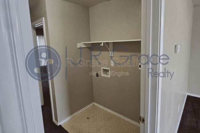 Building Photo - 1306 Dugger Cir