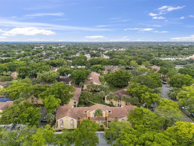 Building Photo - 1076 Coral Club Dr
