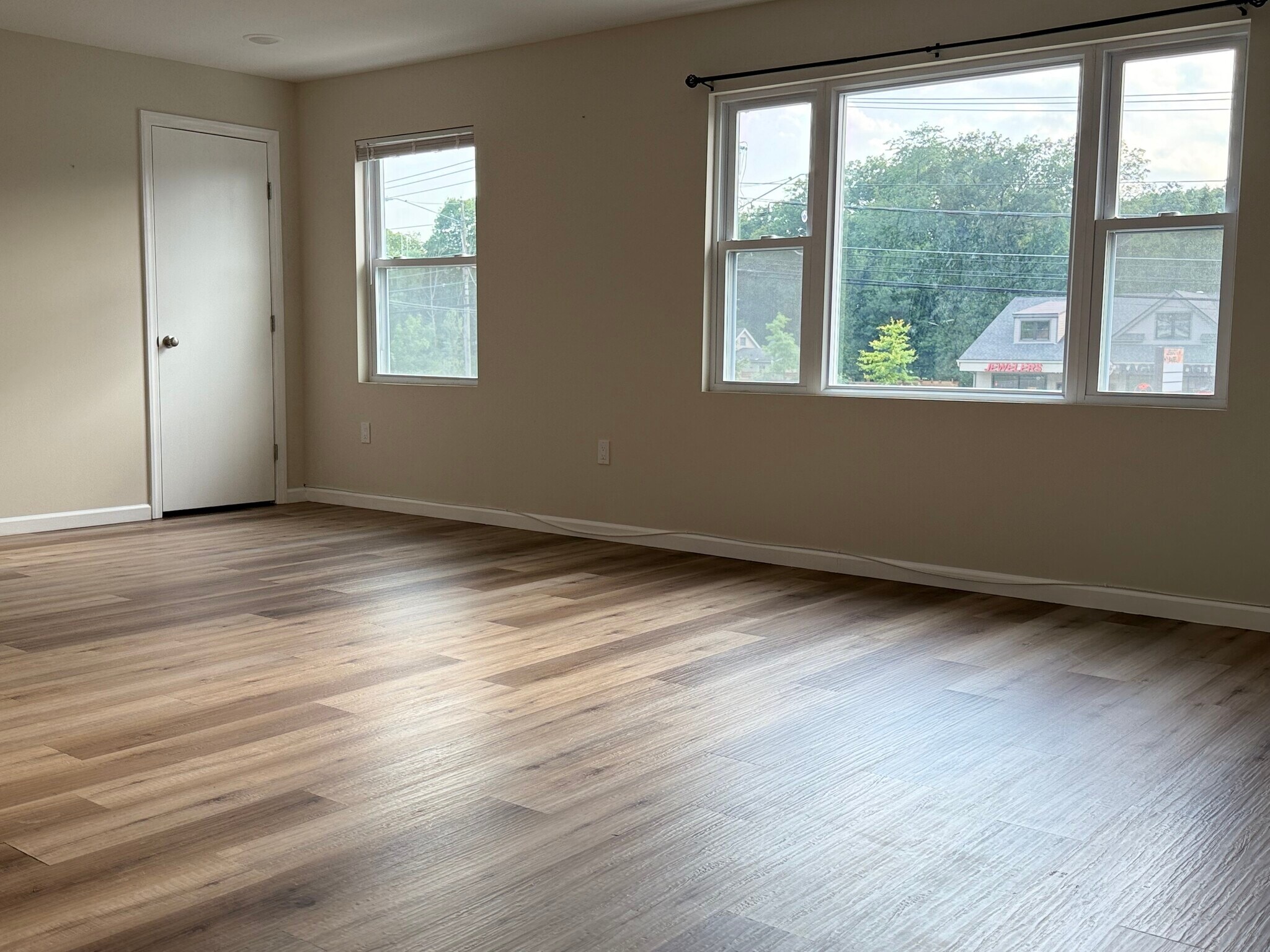 Livingroom - 14 US Highway 206
