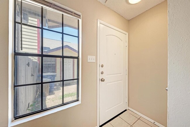 Building Photo - 12408 Deer Falls Dr