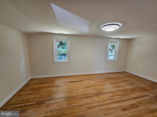 Building Photo - 178 Kingston Park Ln E