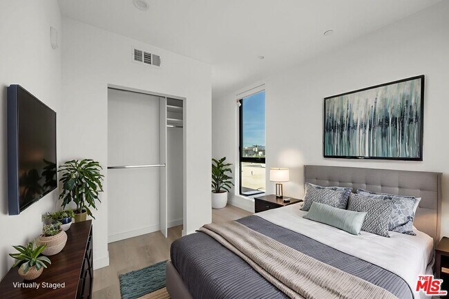 Building Photo - 3755 S Canfield Ave