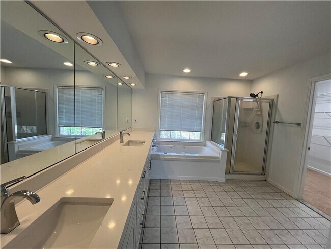 Building Photo - 6535 Ganton Dr