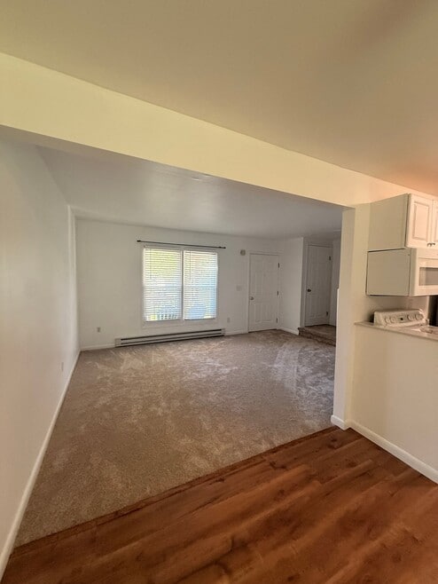 Building Photo - 8 B Birch Glen Dr