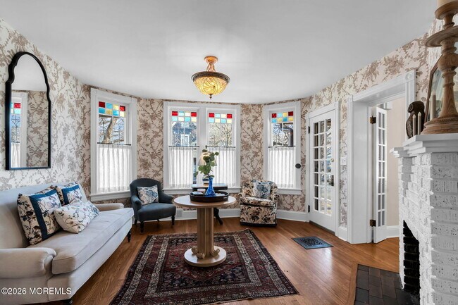 Building Photo - 62 Webb Ave