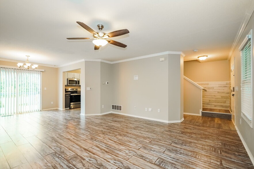 Building Photo - 5525 Boucher Dr