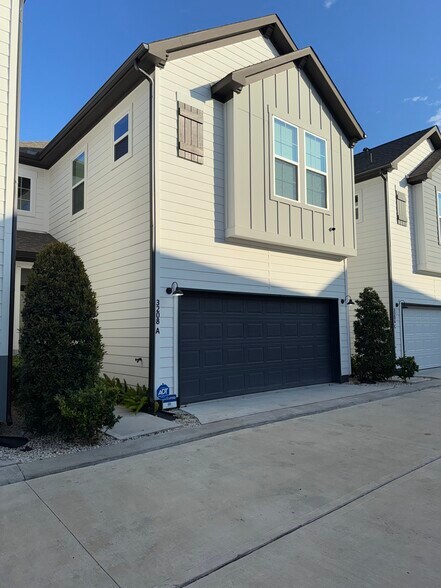 Building Photo - 3208 Bostic St