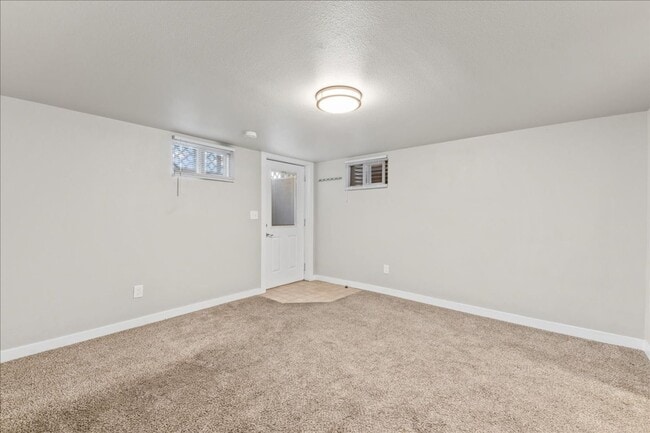 Building Photo - 1 Bedroom 1 Bathroom Basement Apartment on the Boise Bench