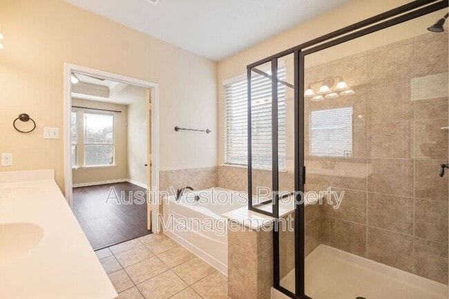 Building Photo - 2955 Angelina Dr