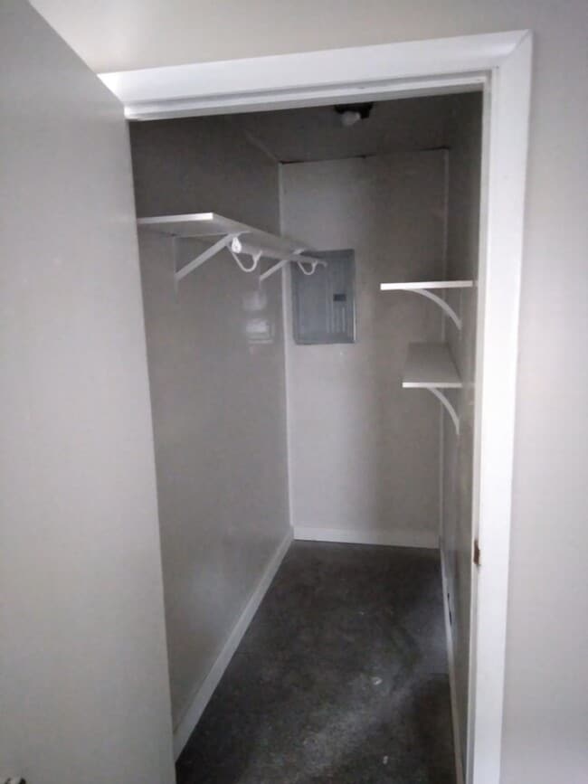 Building Photo - Move In by January! 3BR Home in Jeffersonville