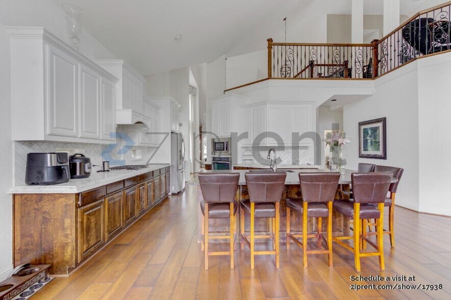 Building Photo - 14108 Signal Hill Dr