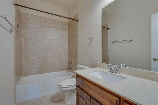 Building Photo - 2812 Frontier Dr