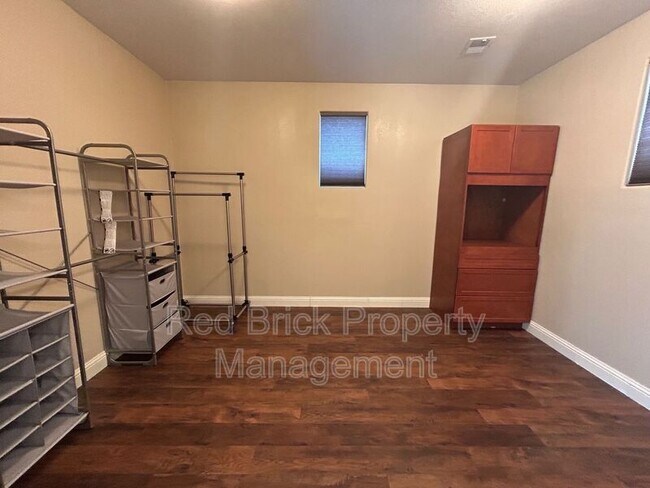 Building Photo - 1522 Fieldcrest Ct