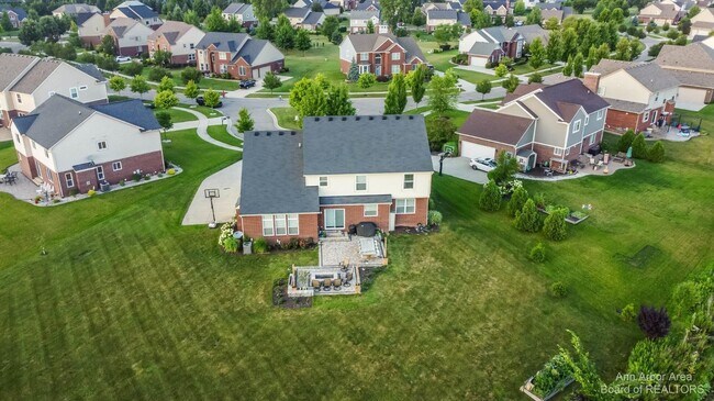 Building Photo - 815 Atherstone Dr