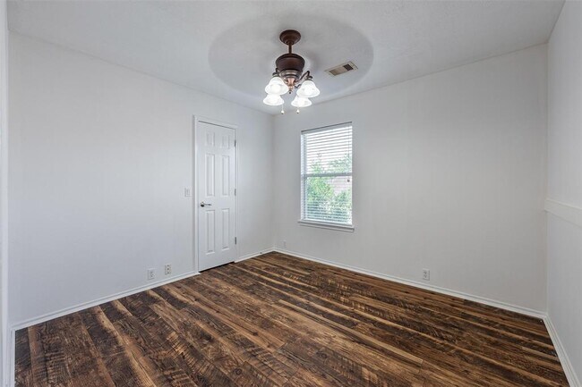 Building Photo - 20018 Larkspur Landing