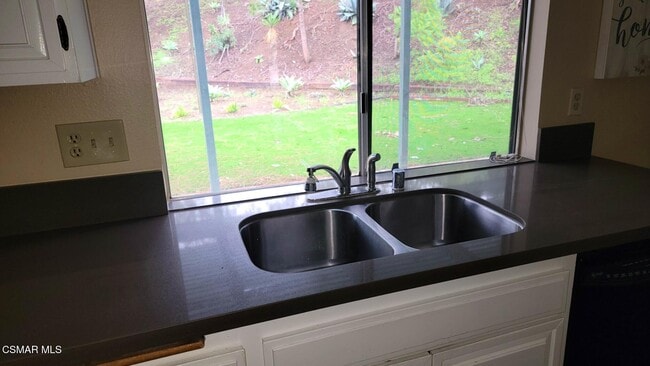 Building Photo - 3050 Wildwood Ave