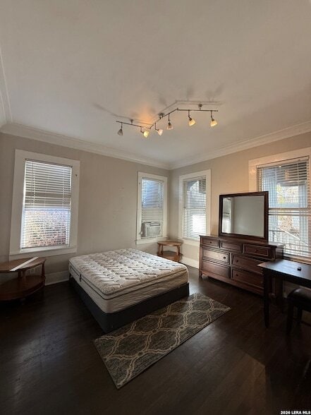 Building Photo - 1207 McCullough Ave