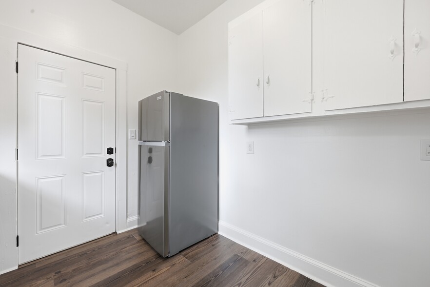 Kitchen - 2253 Herschel St