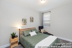 Building Photo - 9006 La Junta