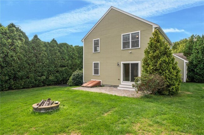 Building Photo - 20 Vanderbilt Ln