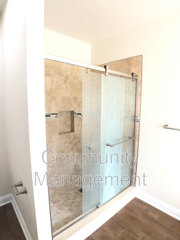 Building Photo - 25857 Linwood Rd