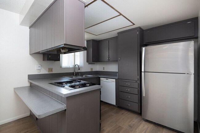 Building Photo - *MOVE-IN SPECIAL* 2BR in Oceanside with W/D Hookups and Garage