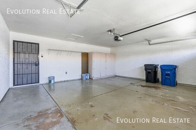 Building Photo - 2329 N Recker Rd