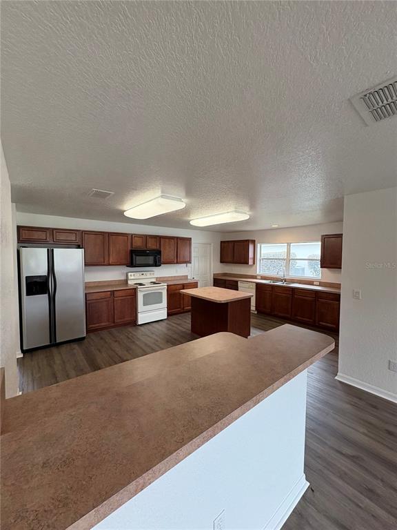 Building Photo - 9880 SW 56th Ave