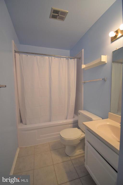 Building Photo - 2507 Glengyle Dr