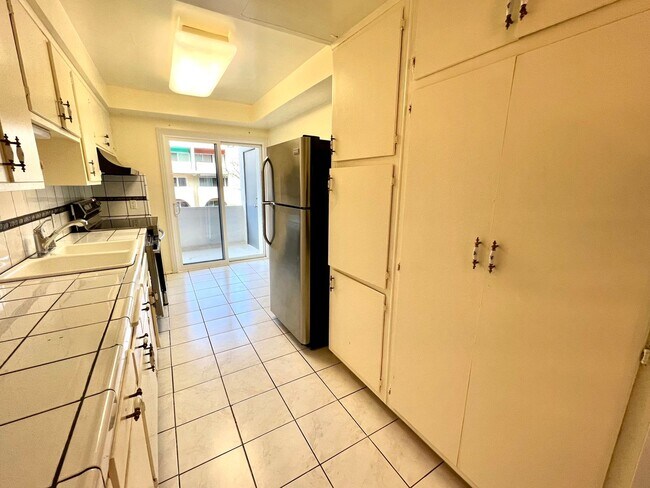 Building Photo - 5630 Ravenspur Dr