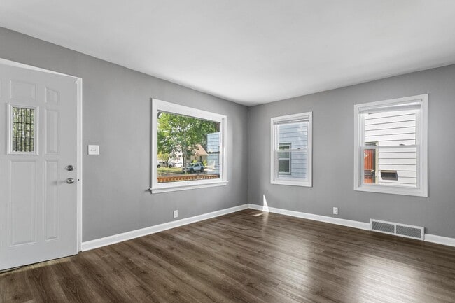 Building Photo - 5124 N 41st St