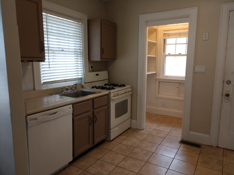 Building Photo - 3534 Linwood Ave
