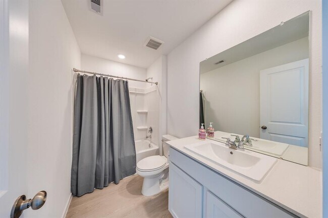 Building Photo - 18208 Pontecorvo Ln