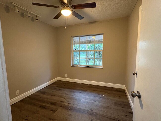 Building Photo - 6502 Boulevard of Champions