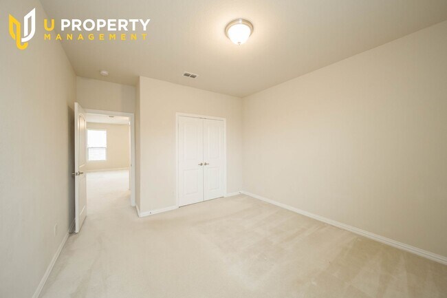 Building Photo - Gorgeous 2-story house in Denton