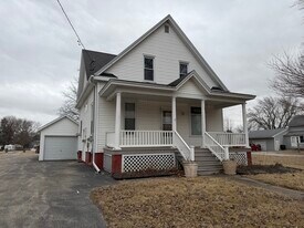 Building Photo - 102 1st St