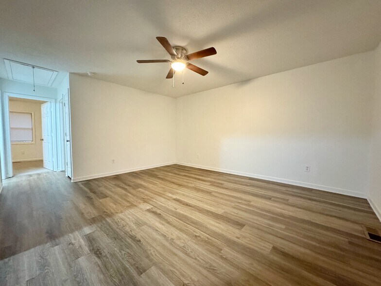 Building Photo - 306 Jones Ave