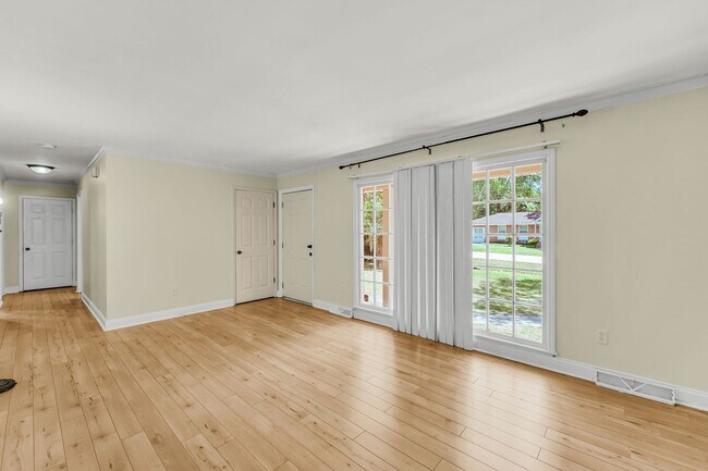 Building Photo - Solid Brick Home on Nearly Half an Acre — Space, Privacy & Charleston Convenience